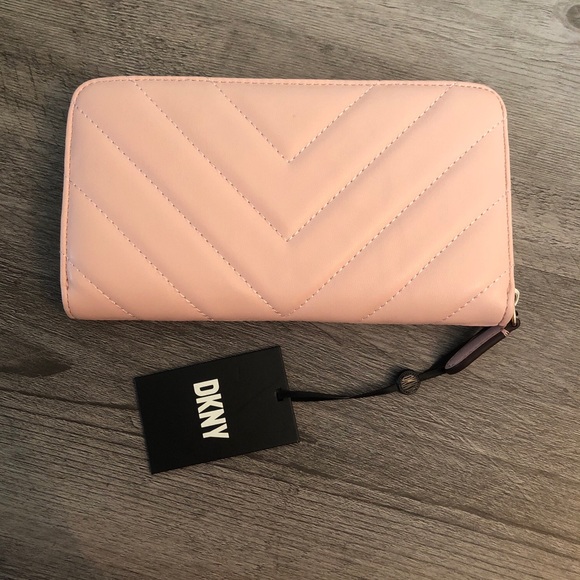 DKNY Vela Cashmere Pink Faux Leather Quilted Chevron Pattern ZA Wallet NWT - Picture 5 of 12